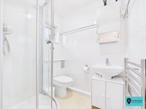 En Suite - click for photo gallery